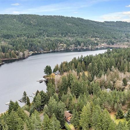 Chalet Style Cottage Near Shawnigan Lake エクステリア 写真